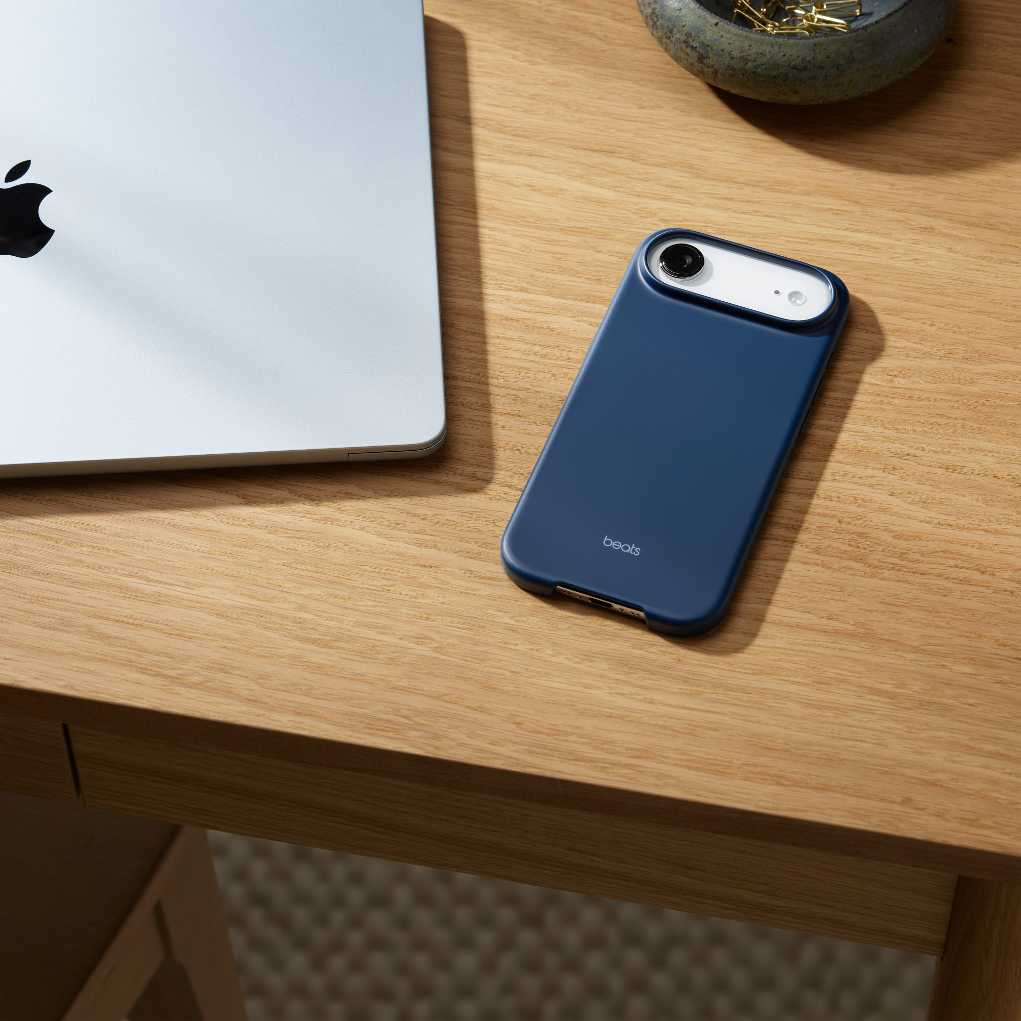 3 iphone air beats magsafe blue