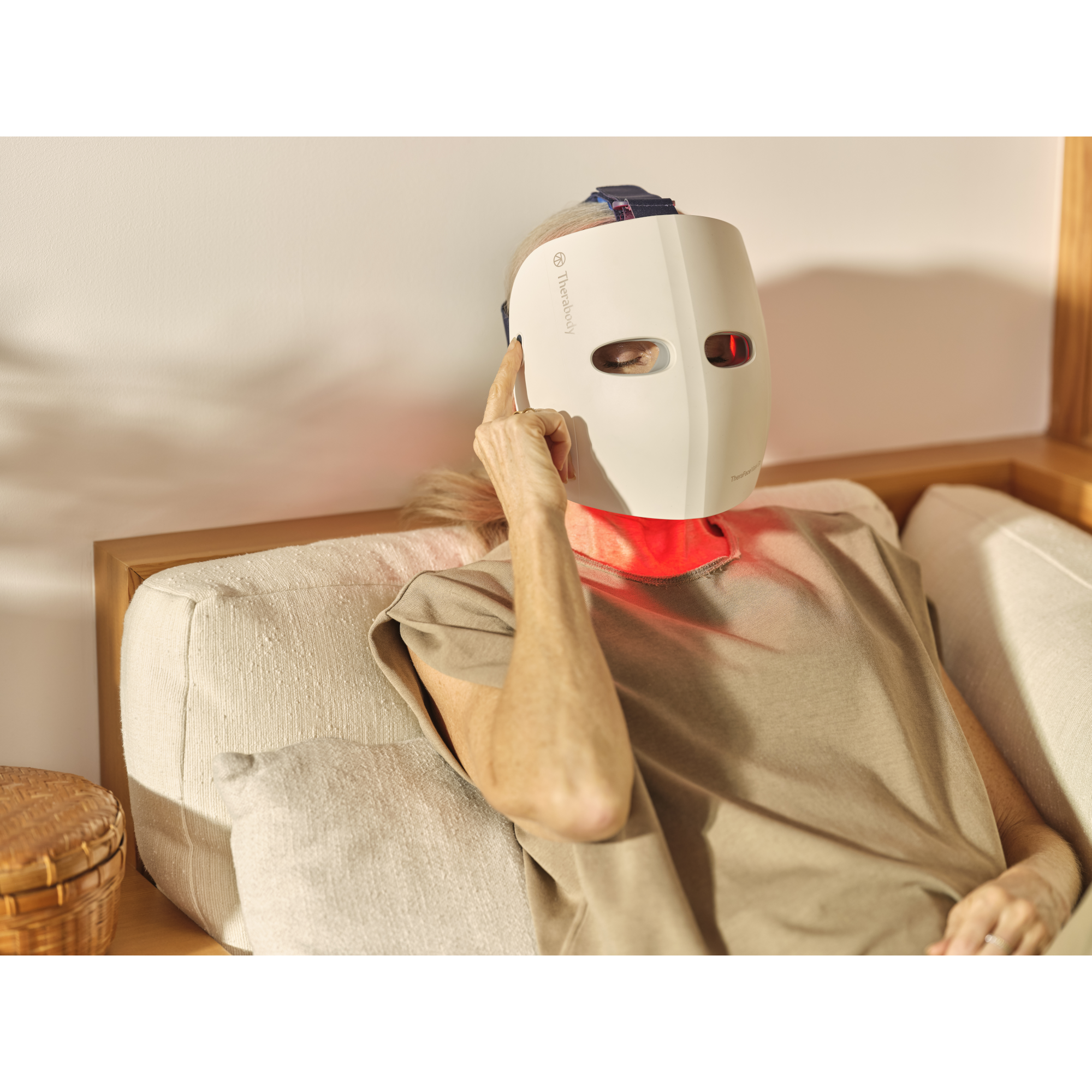 19 therabody theraface mask glo